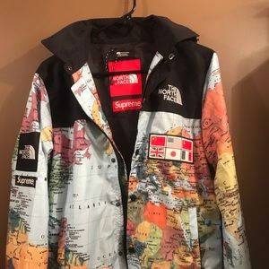 Supreme x The North Face